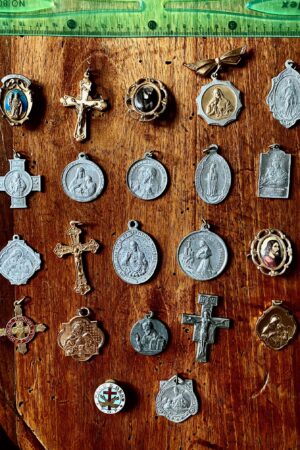 Medagliette grandi, spille e crocifissi (aprire per leggere prezzi)